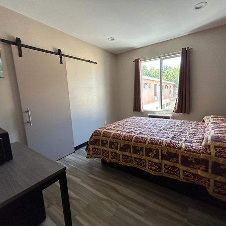 Maywood Star Inn Hotel מראה חיצוני תמונה