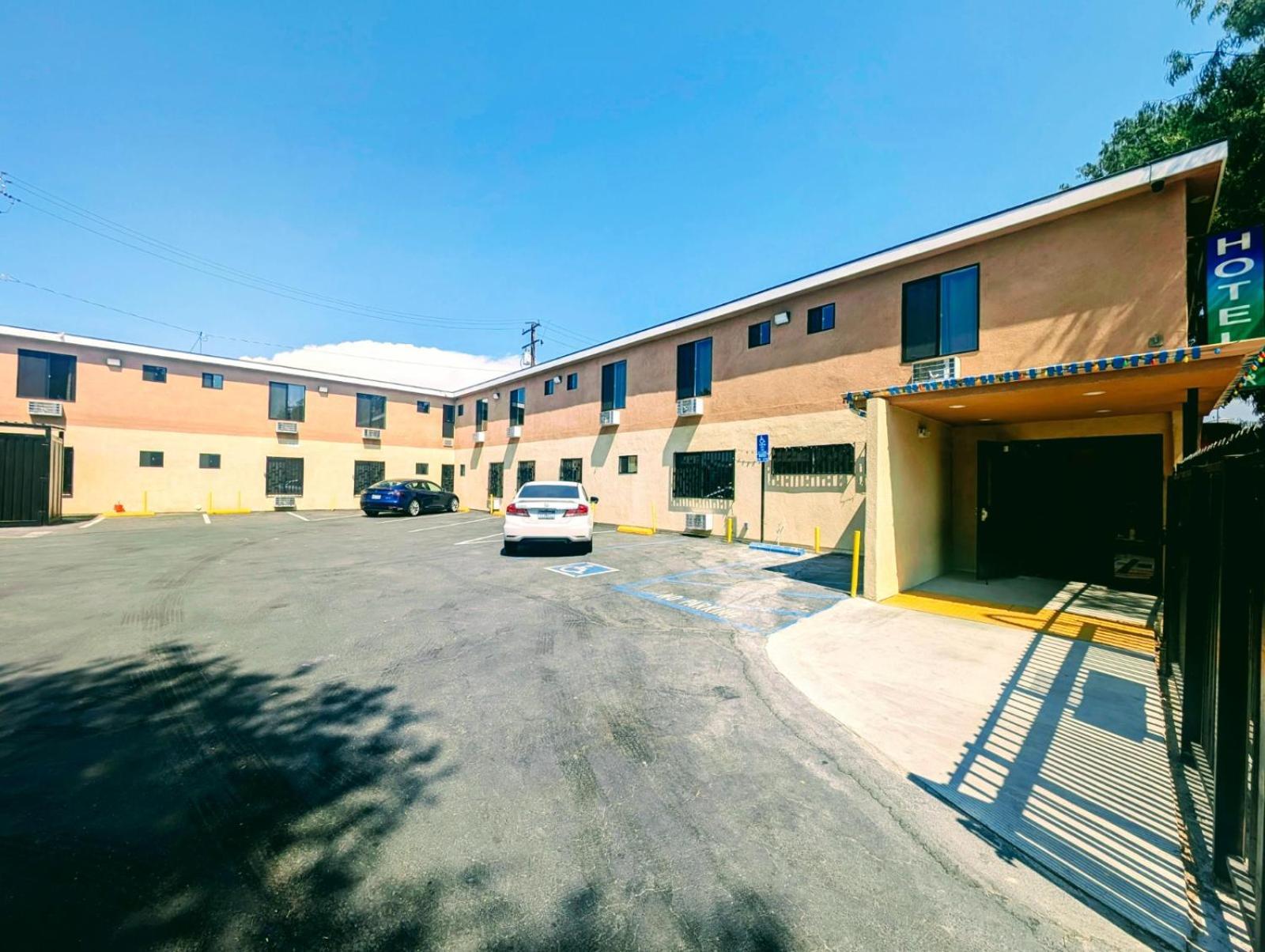 Maywood Star Inn Hotel מראה חיצוני תמונה
