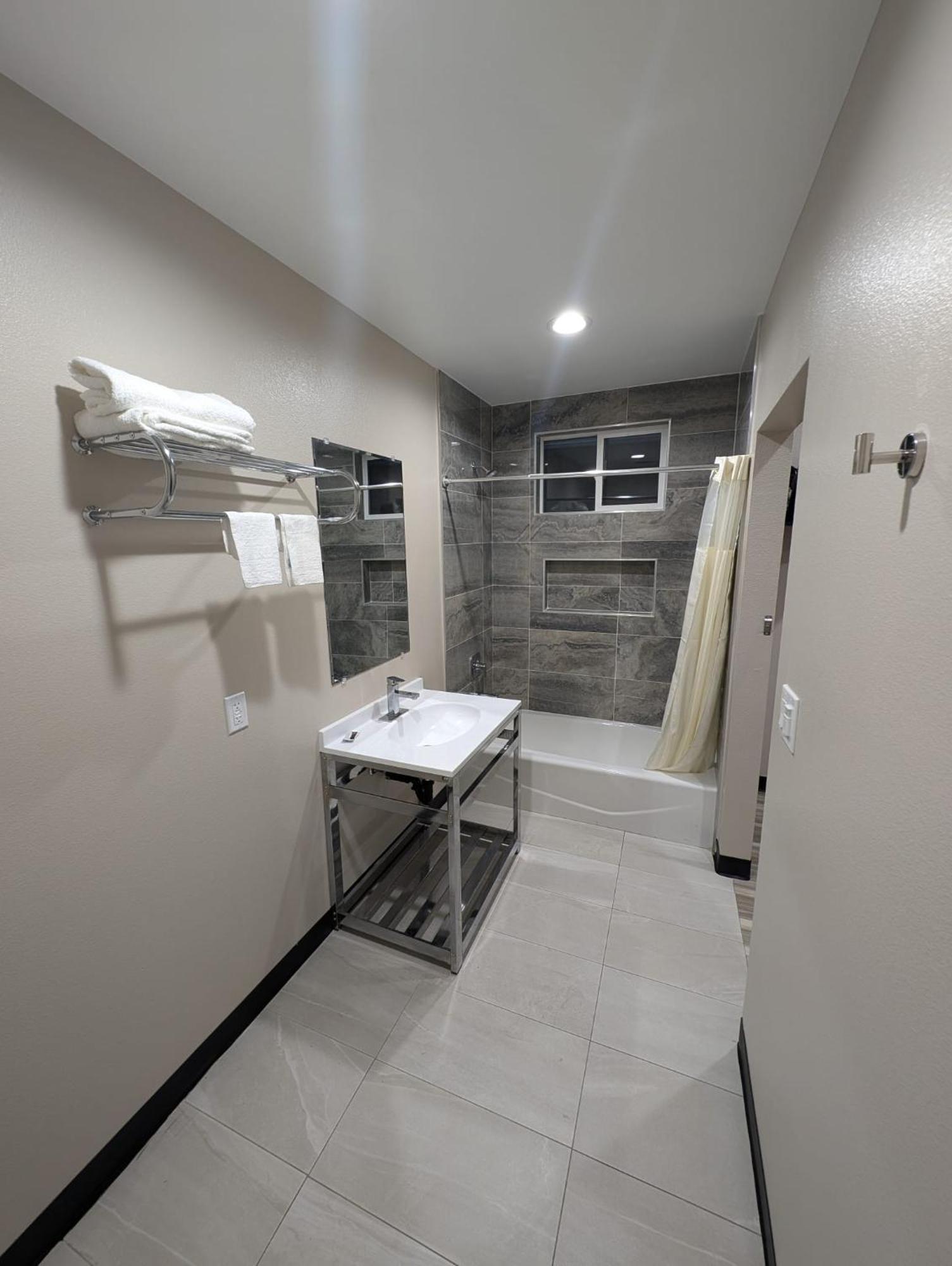 Maywood Star Inn Hotel מראה חיצוני תמונה